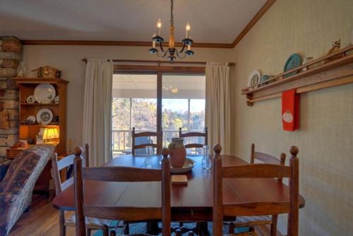 Lilly's Mountain Getaway Home - image 7