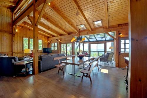 Magnolia Mountain Home - image 2