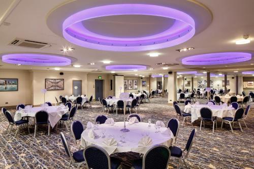 Mercure Hull Grange Park Hotel - image 3
