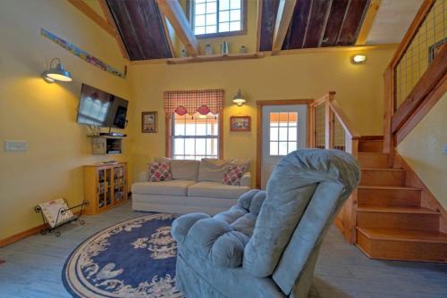 Still Rock Farms Cabin - image 5
