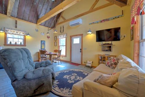 Still Rock Farms Cabin - image 6