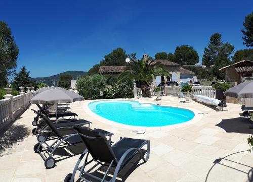 GITE LES PINS piscine chauffée jardin privatif climatisation Wifi parking - Location saisonnière - Peymeinade