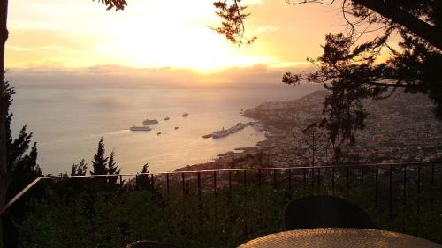  Apartamento Charmoso no Funchal, com grande Jardim e Vista Esplêndida in Funchal