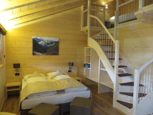 Family Room with Mezzanine and Mountain View image 8