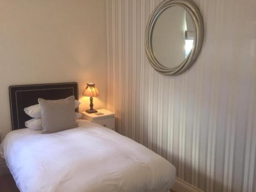 2 twin beds