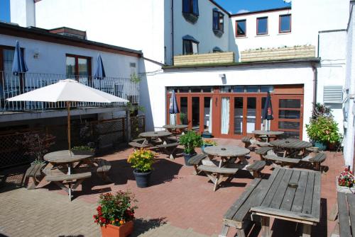 Зручності, The Priory Hotel in Болі