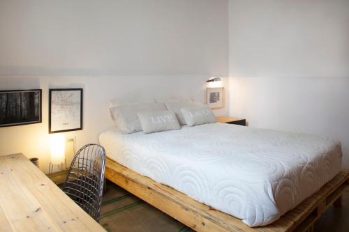 Double Room image 2