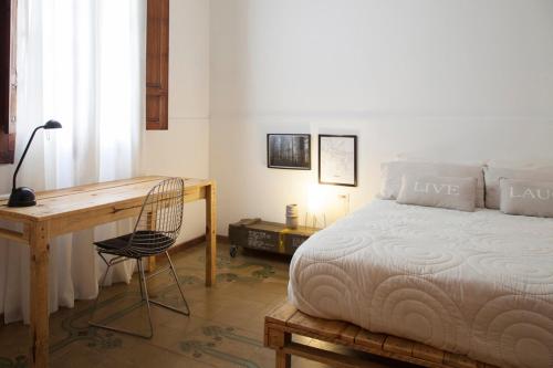 Double Room image 3