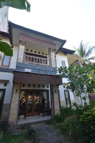 Puri Itoma Bungalows photo