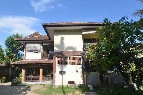 Puri Itoma Bungalows – Praya, ID