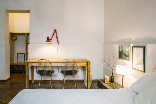 Large Double Room image 2