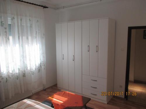  Apartments Sandra in Novigrad