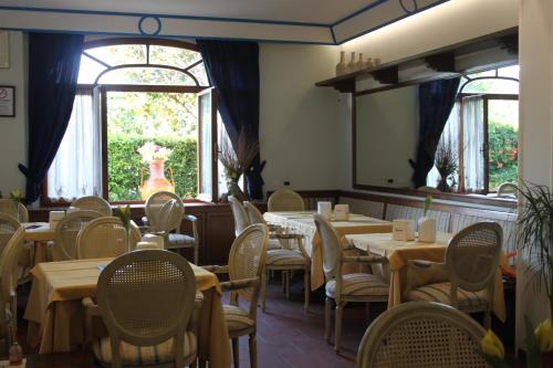 Hotel Girasole - image 14