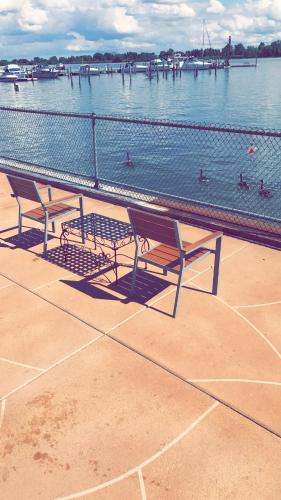 Airport Waterfront Inn in Essington, USA