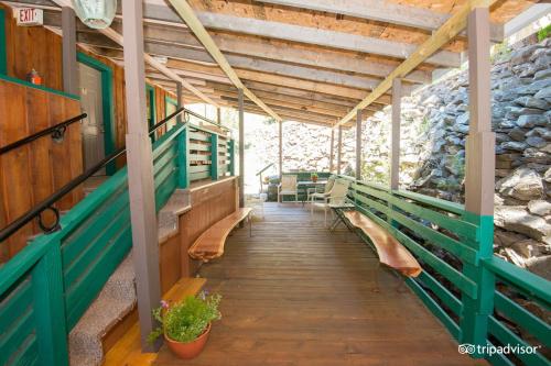 Battle Creek Lodge - image 10