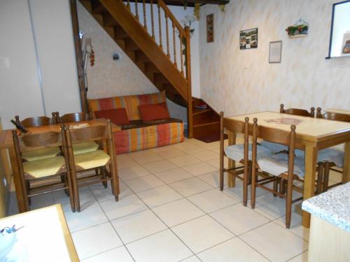 Chambres d'Hotes Domaine d'Augy in Farges-En-Septaine