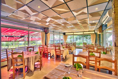 Étterem, Logis Hotel Restaurant Le Chalet du Mont Roland in Sampans