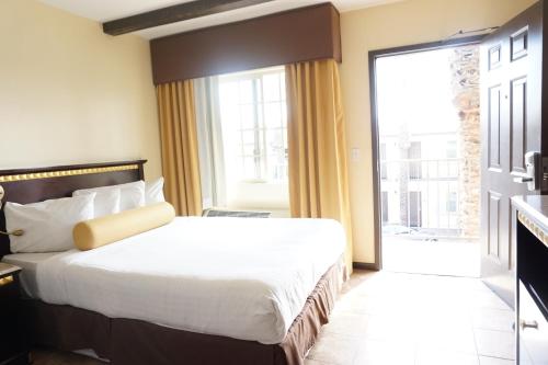Tuscan Garden Inn - image 7