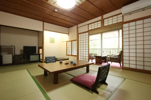 Unzen Yumei Hotel Ideally located in the prime touristic area of Unzen, Unzen Yumei Hotel promises a relaxing and wonderful visit. The hotel has everything you need for a comfortable stay. All the necessary facilities,