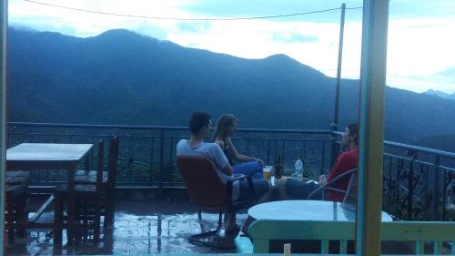 레스토랑, The Hotel in 반디푸르