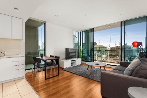 Waterfront Melbourne Apartments image 6