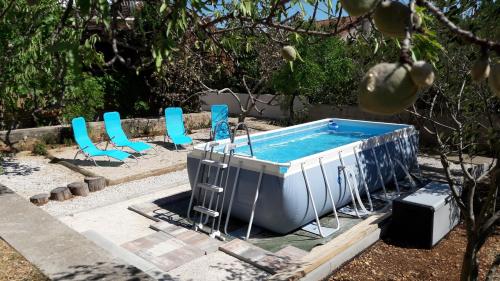 Dārzs, Holiday Home Oliva in Raslina