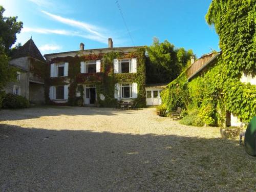 Chateau Fayolle-Luzac chambre d'hôte Ménestérol