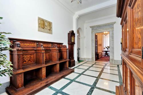 Prestigious Apartment Via Veneto - image 10