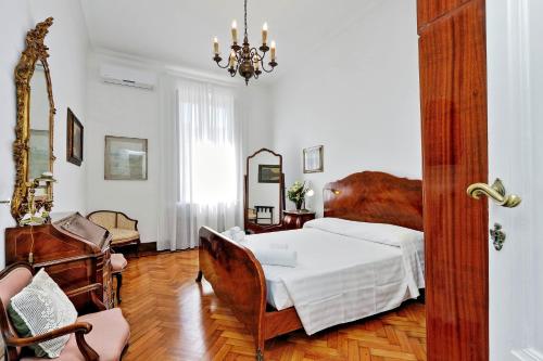 Prestigious Apartment Via Veneto - image 14