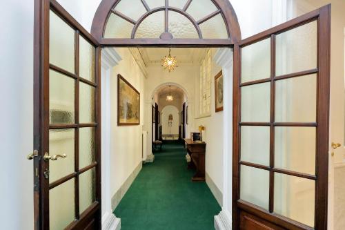 Prestigious Apartment Via Veneto - main image