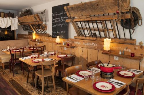 Hôtel Restaurant La Ferme du Père François - Hôtel - Les Rousses