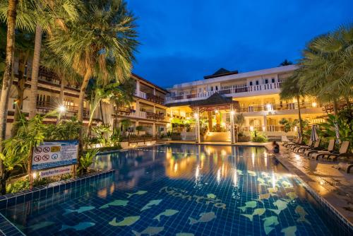 Swimming pool, Koh Tao Montra Resort & Spa in Mae Haad