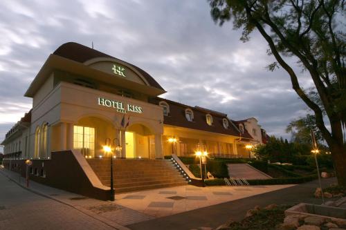 Hotel Kiss - image 3