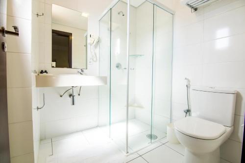 Executive Twin Room image 7