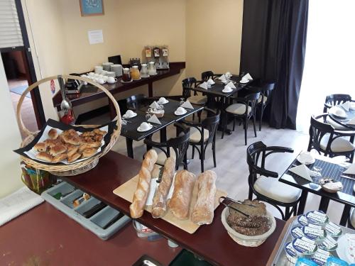 Comida y bebida, Hotel Dorele in Montargis