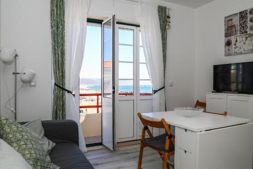  Sand & Sea Apartment in Nazaré