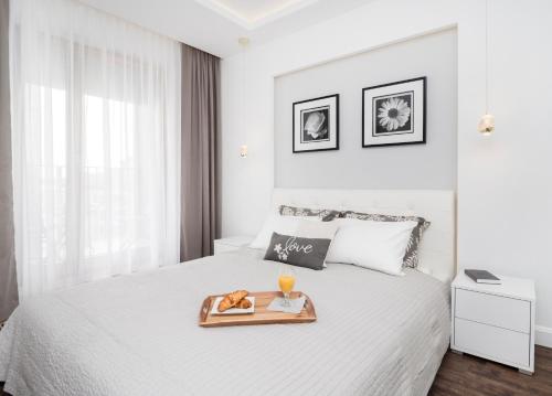 Landmark Apartments - image 2