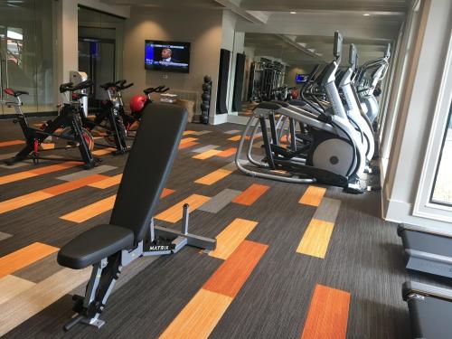 Resort Style Apt Home-Woodlands - image 5
