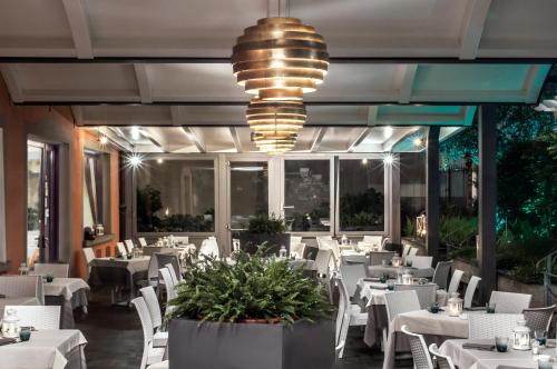 Étterem, Hotel dell'Angelo in Predore