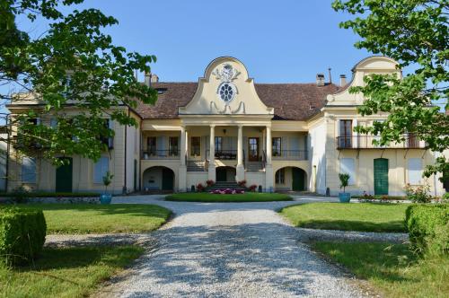  Château de Mathod Chambres d´hôtes, Pension in Mathod bei Les Rasses