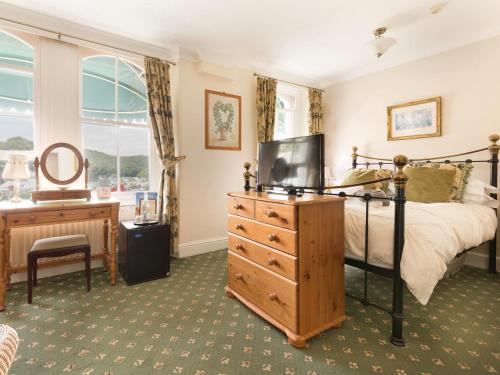 Dolphin Guest House - image 13