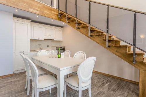 주방, 갈레온 레지던스 & 스파 (Galeon Residence & SPA) in 네세바르