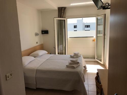 Hotel Saint Louis Rimini - Tap to explore photos