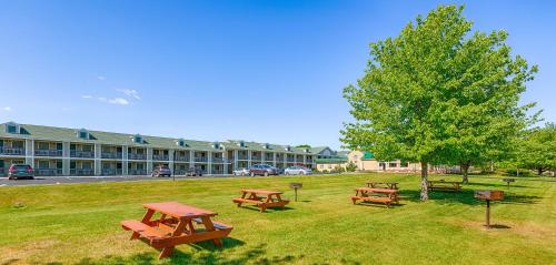 Sea Mist Resort Motel - image 9