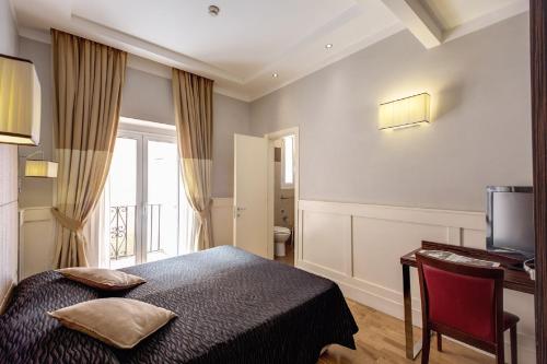 939 Hotel - image 2