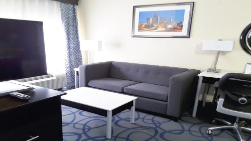 Photo - Holiday Inn Express Hotel & Suites Lawrenceville, an IHG Hotel