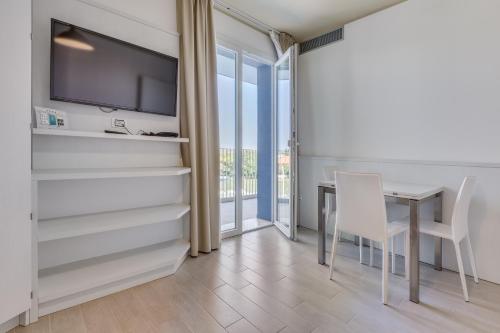 Hotel Ambassador - image 6