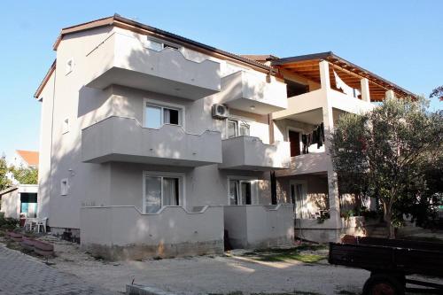 Apartments by the sea Turanj Biograd - 852