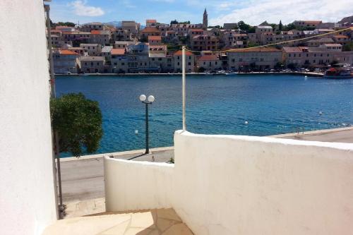 Apartments by the sea Povlja, Brac - 762 in Povlja