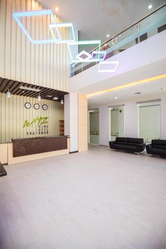 ウィズ プライム ホテル スディルマン マカッサル (Whiz Prime Hotel Sudirman Makassar) in マカッサル